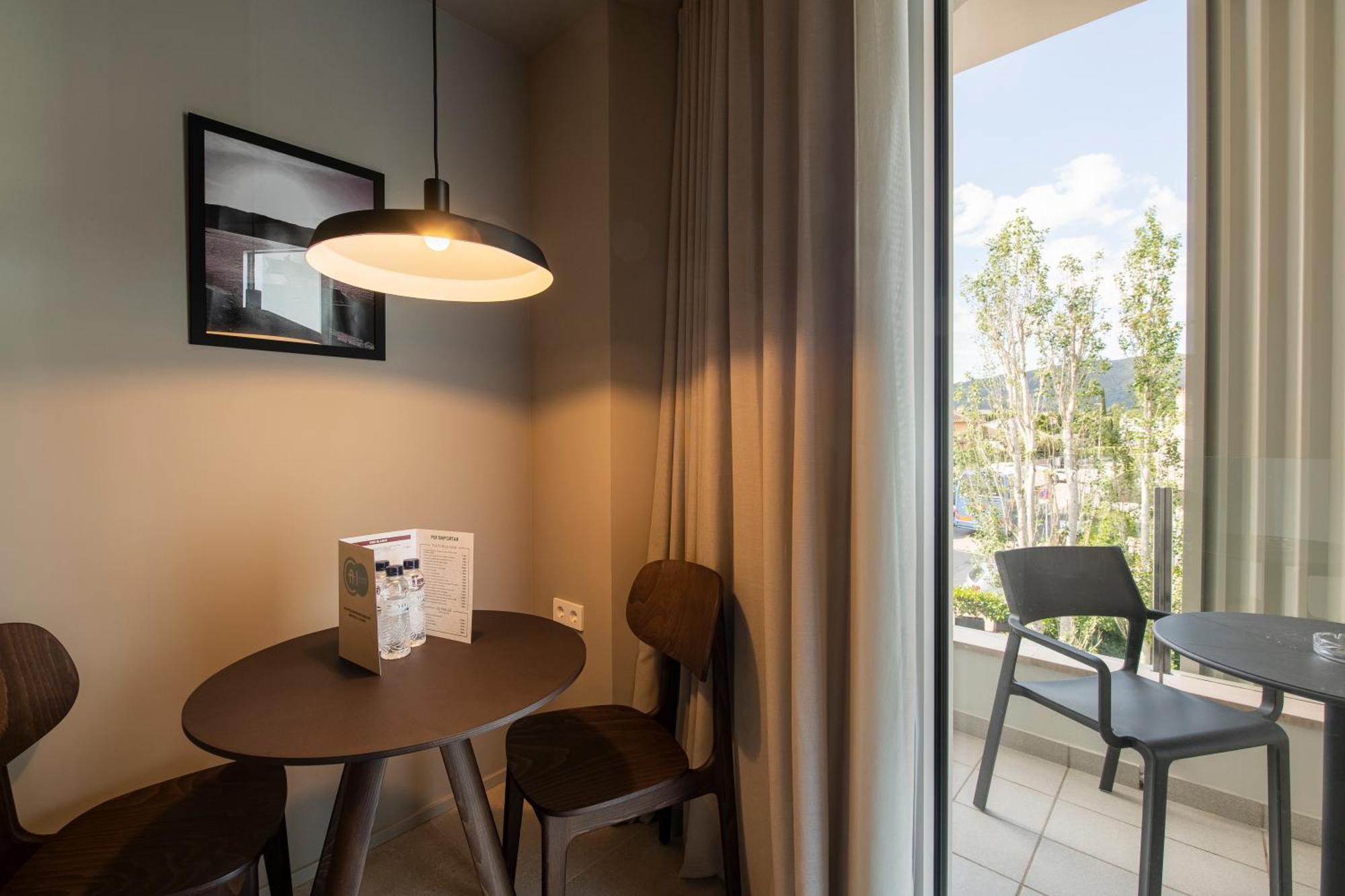 Apartaments La Carpa Banyoles Exterior photo